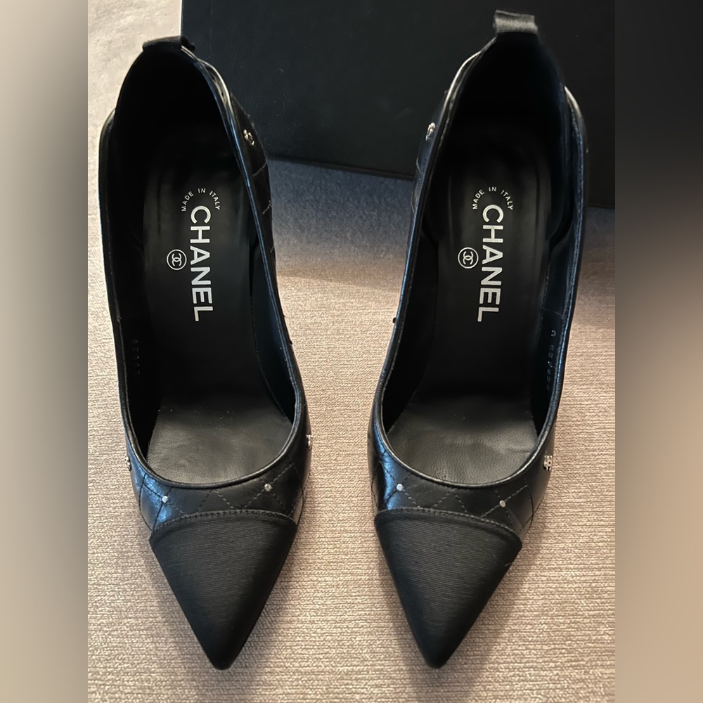 Chanel leather heels